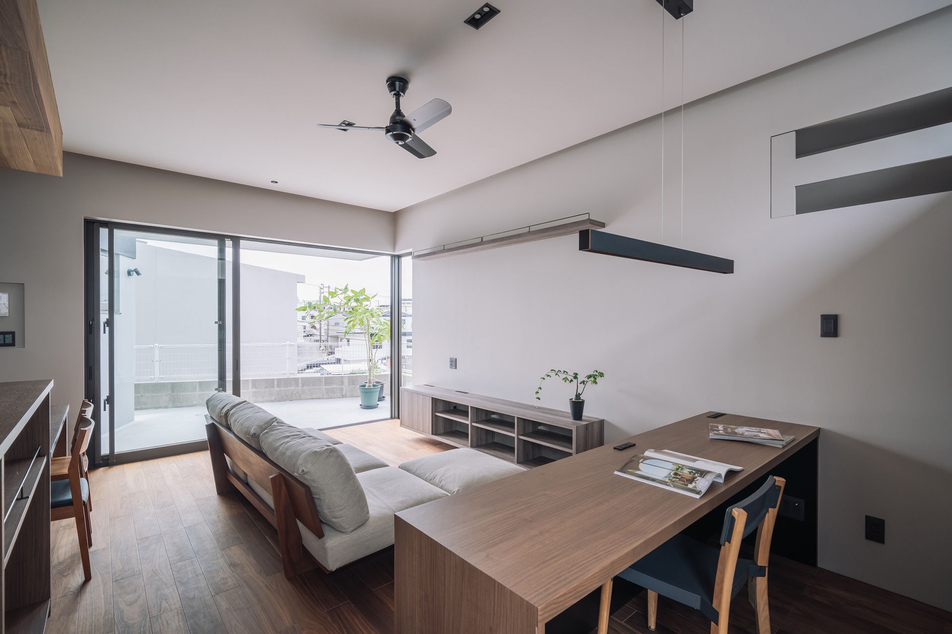 オヤコノイエ_店舗設計_沖縄_内装デザイン_店舗デザイン_宮古島_商業施設_ホテルデザイン_設計施工