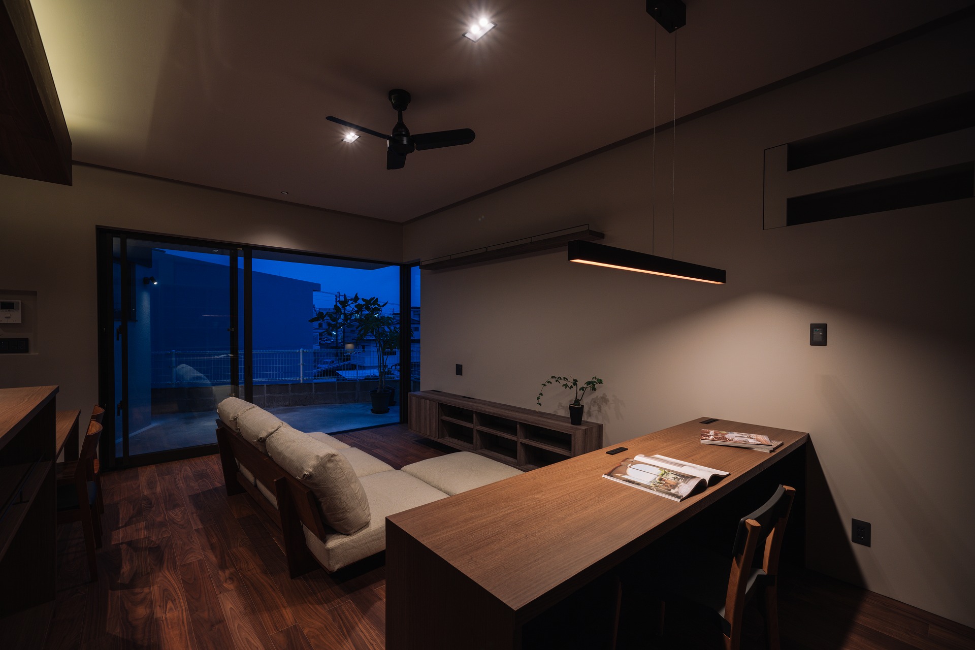 オヤコノイエ_店舗設計_沖縄_内装デザイン_店舗デザイン_宮古島_商業施設_ホテルデザイン_設計施工