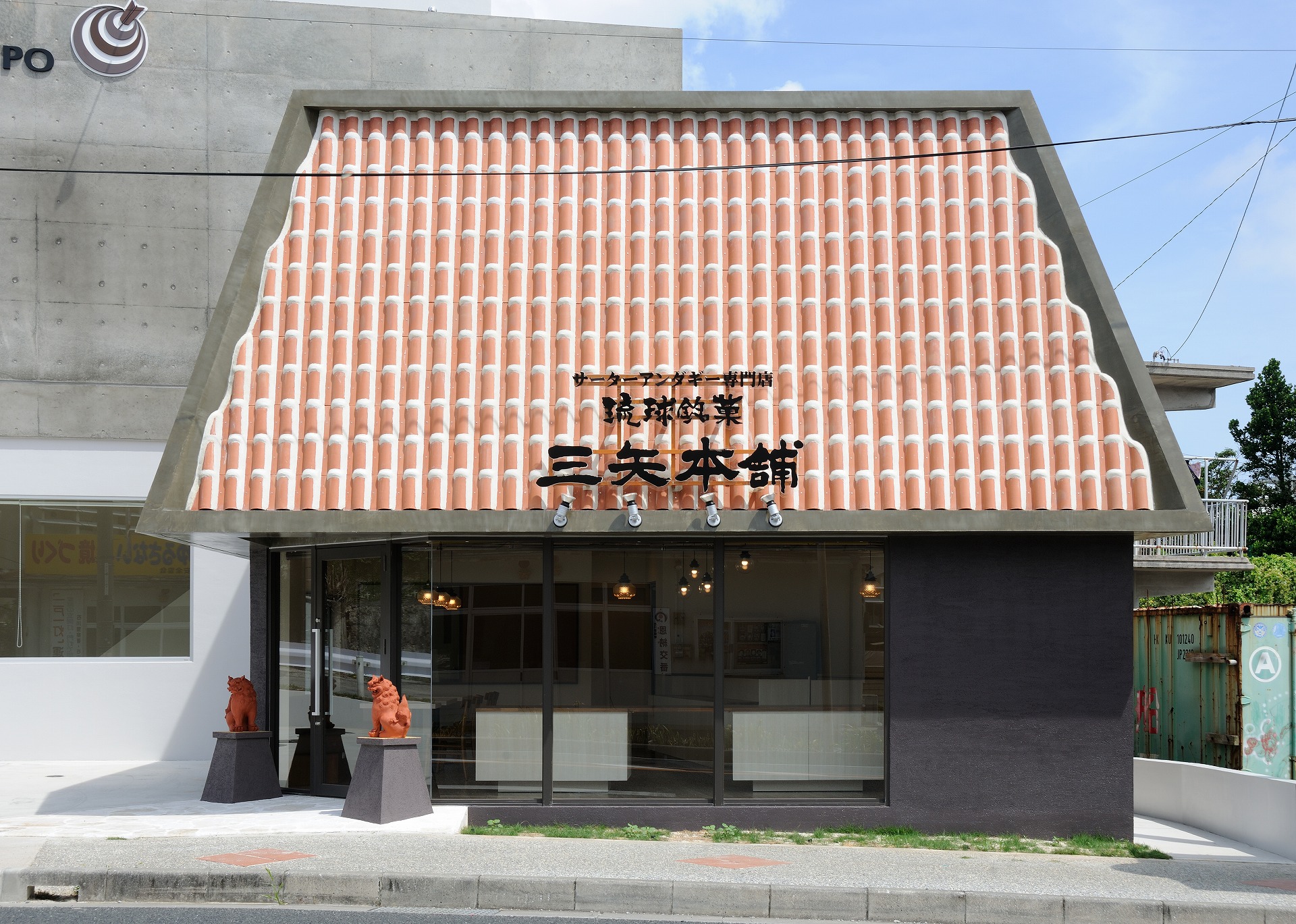 三矢本舗_店舗設計_沖縄_内装デザイン_店舗デザイン_宮古島_商業施設_ホテルデザイン_設計施工