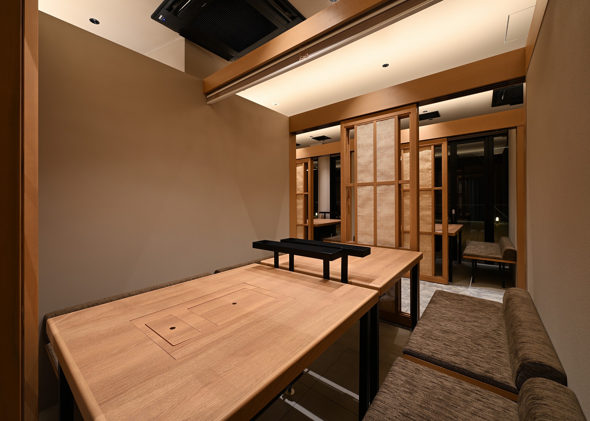 琉球の牛 北谷店３F_店舗設計_沖縄_内装デザイン_店舗デザイン_宮古島_商業施設_ホテルデザイン_設計施工