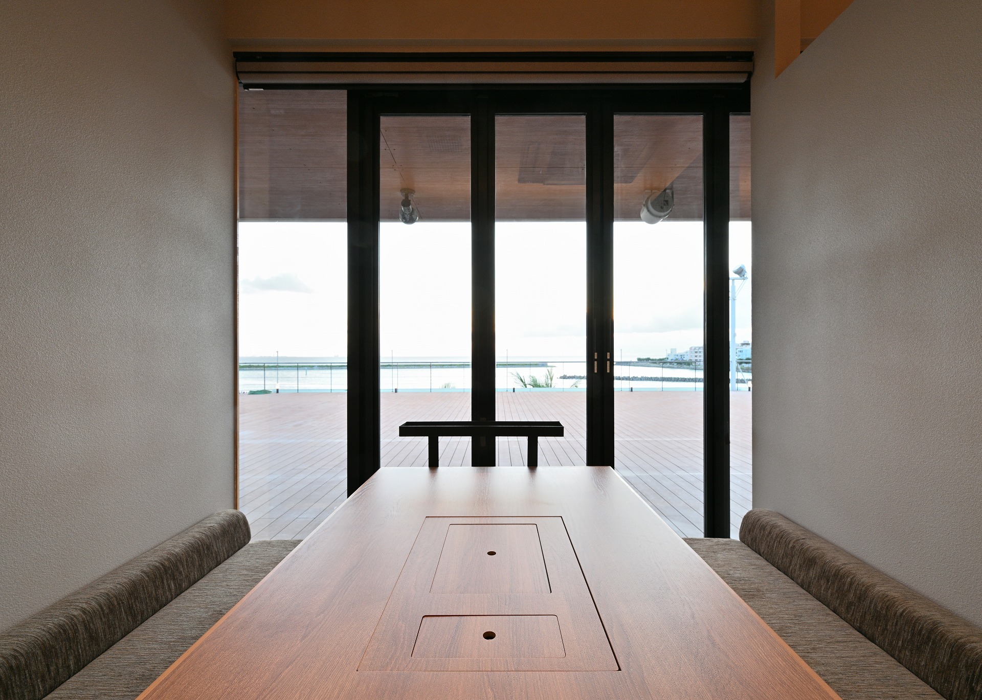 琉球の牛 北谷店３F_店舗設計_沖縄_内装デザイン_店舗デザイン_宮古島_商業施設_ホテルデザイン_設計施工